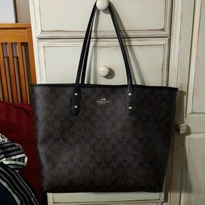 Coach Signature Tote